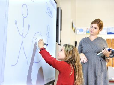 Lærer og elev på Humlebæk Skole